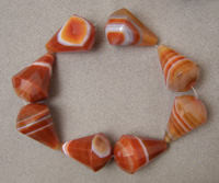 Red line agate beads